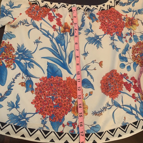 Flying Tomato floral blouse Size Medium - Picture 9 of 9